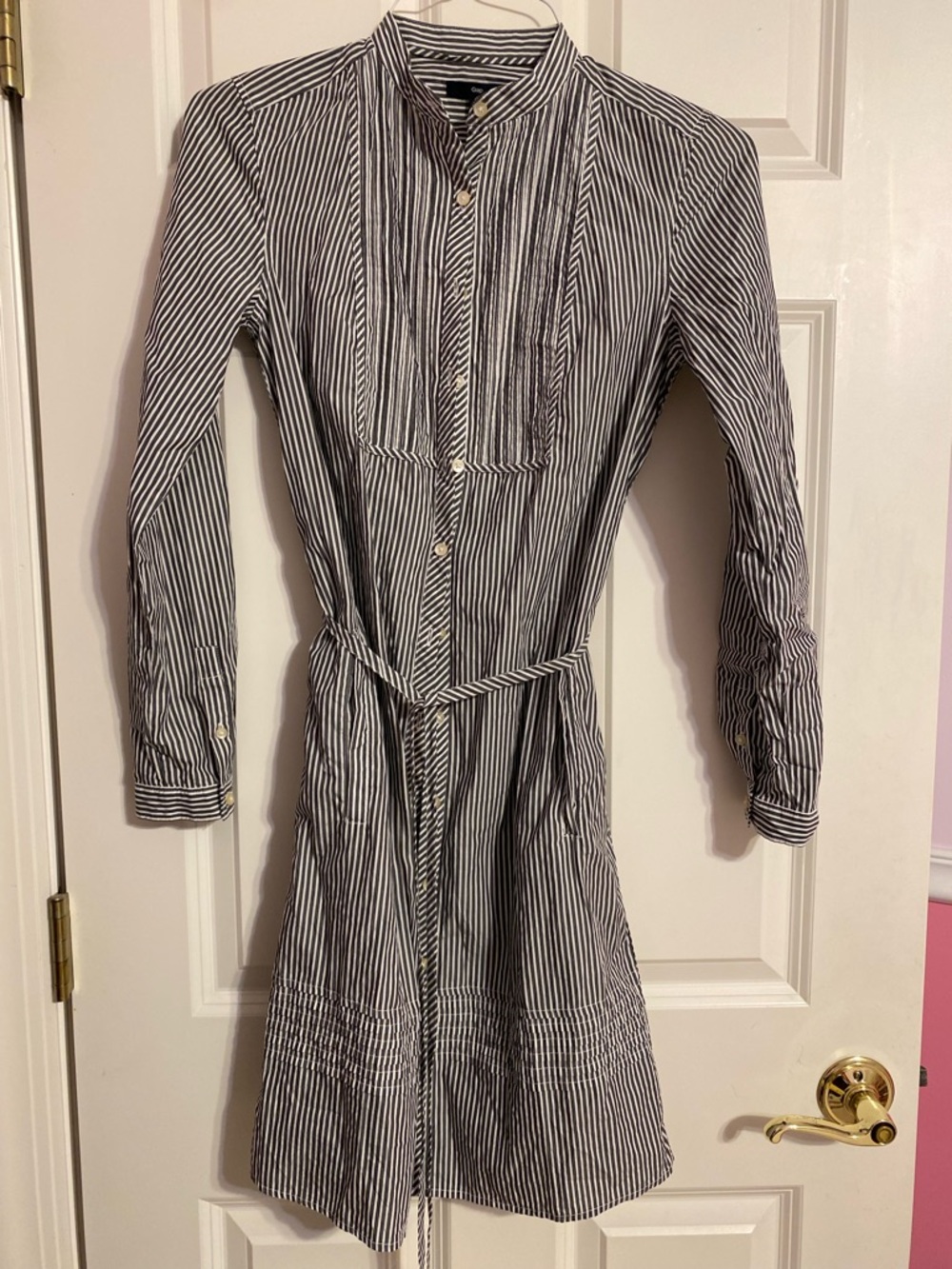 Gap grey dark & white striped shirt dress with pockets & belt, size small